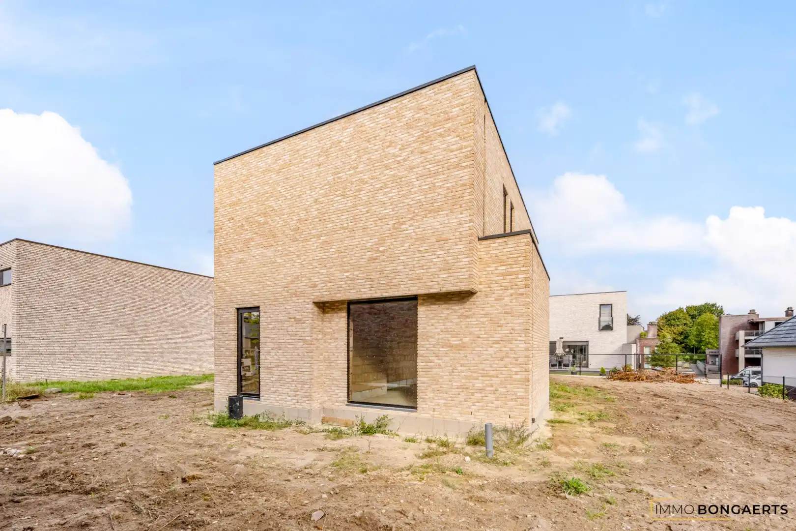 Nieuwbouwwoning met 3 slaapkamers foto 2