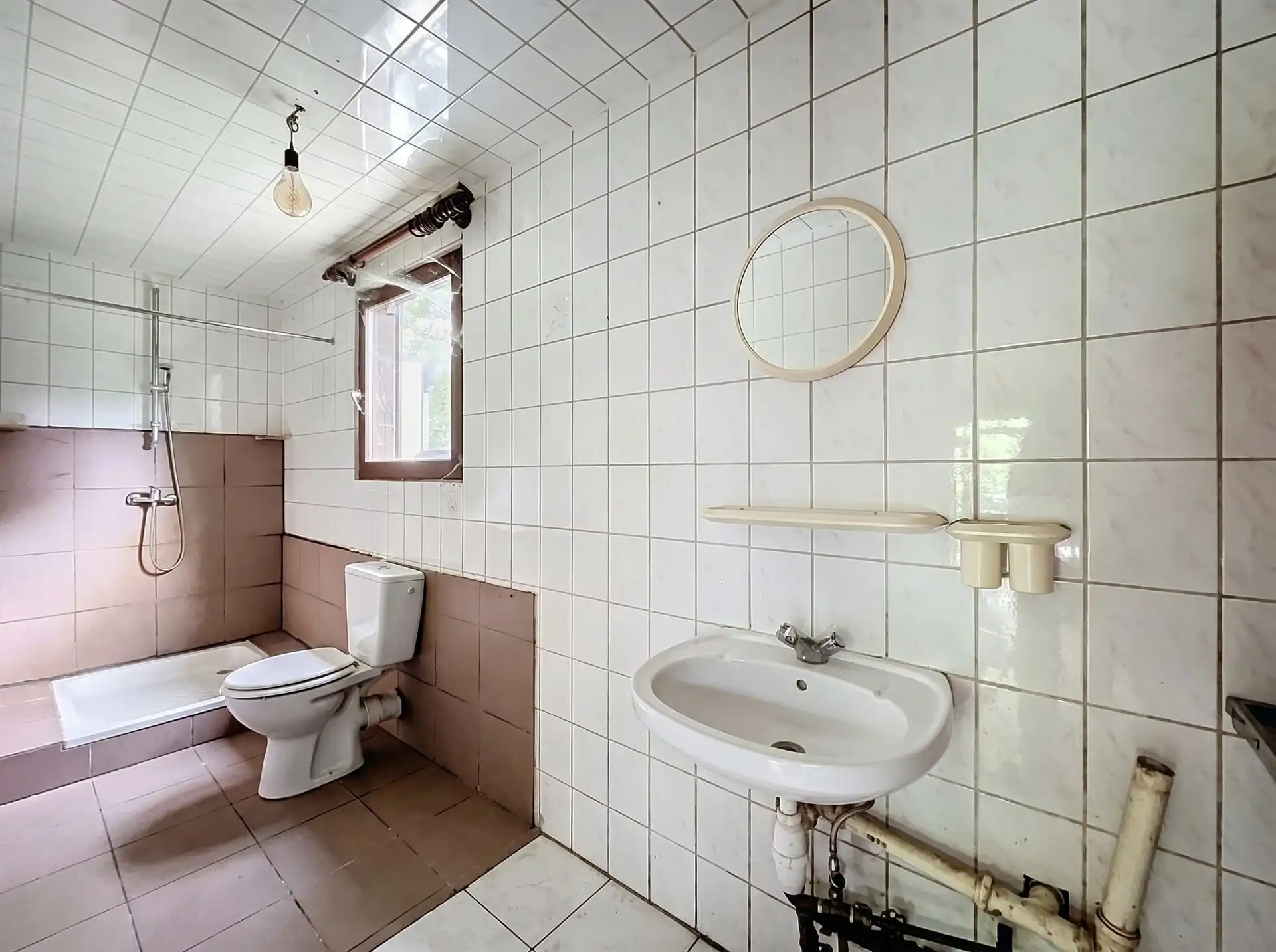 Op te frissen recreatiewoning op perceel van 1.064m²! foto 8