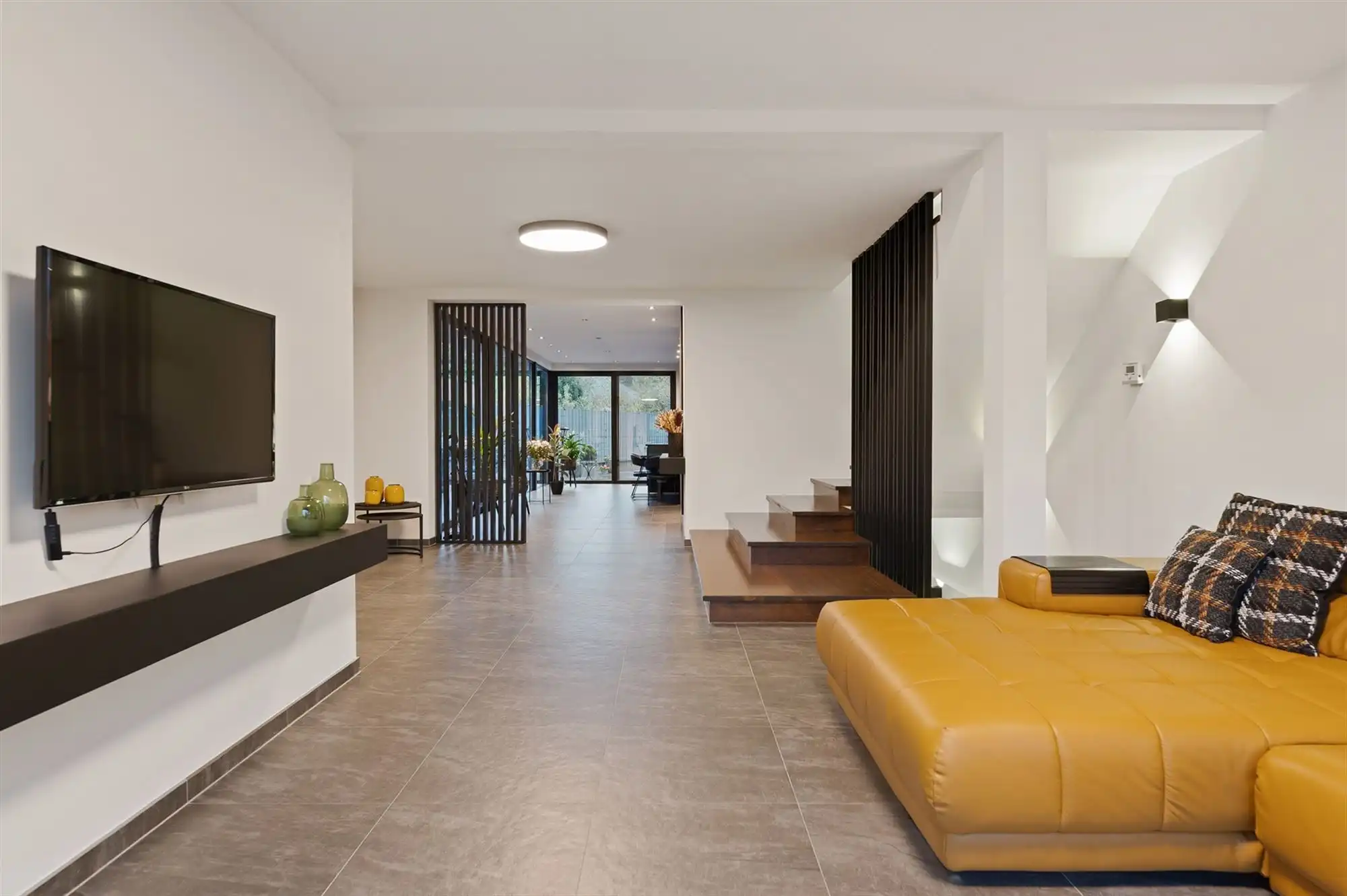 KNAP GERENOVEERDE WONING WONING MET 3SLAAPKAMERS OP EEN ZONNIG GEORIËNTEERD PERCEEL TE OOSTHAM foto 3