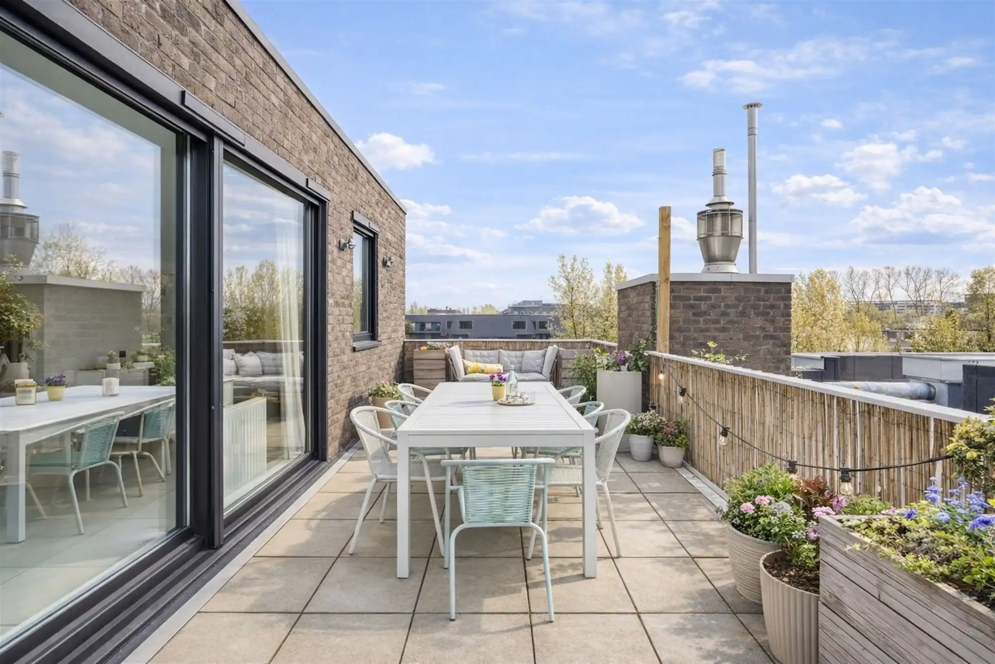 Penthouse met 2 terrassen (40m²) te Pulhof in Berchem foto {{pictureIndex}}