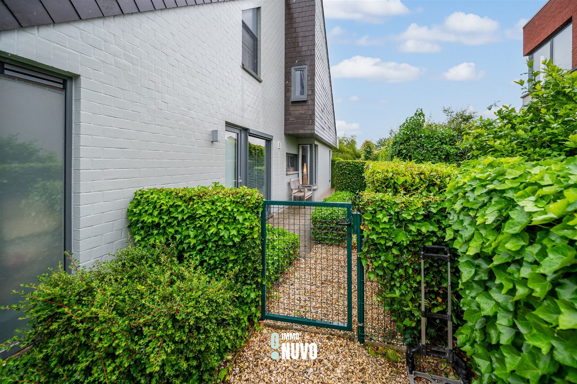 Instapklare open bebouwing met 4 slpks, tuin en garage foto 22