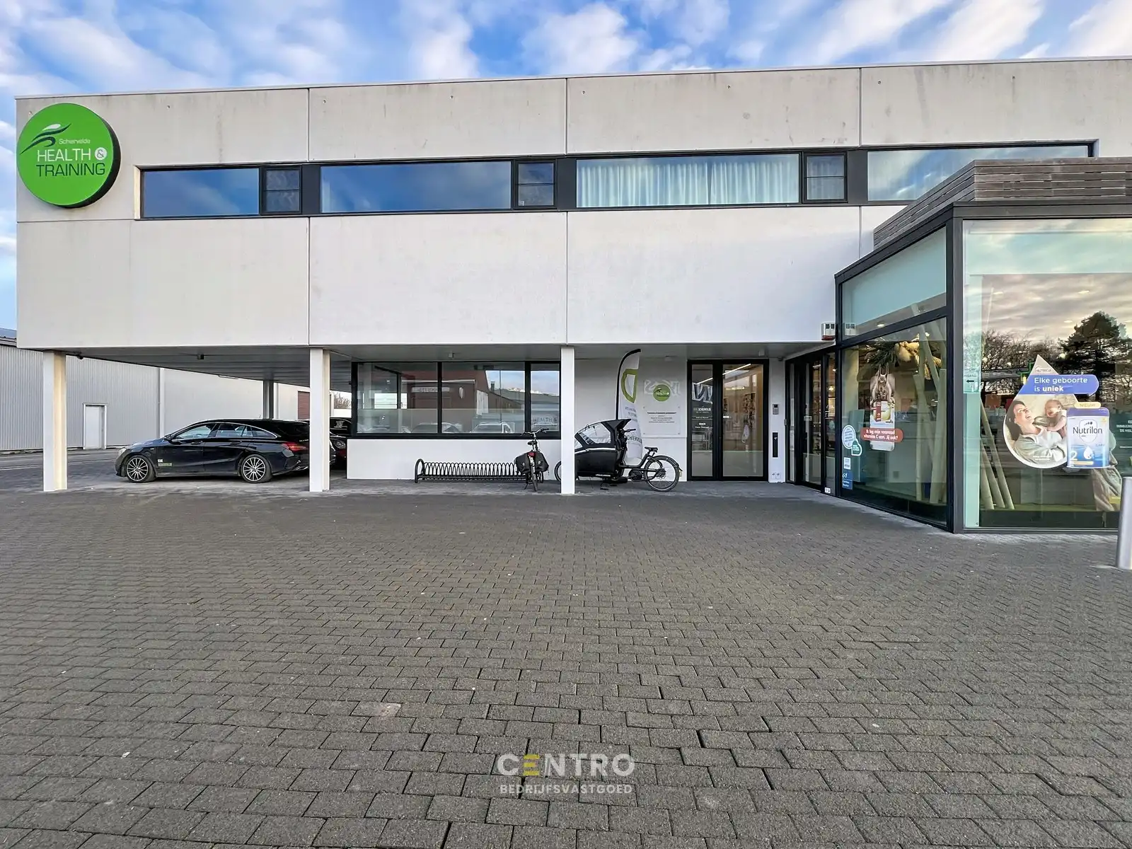 INSTAPKARE kantoorruimte met gemeenschappelijke faciliteiten (receptie, wachtzaal, parking,...) aan SCHIERVELDE! foto {{pictureIndex}}