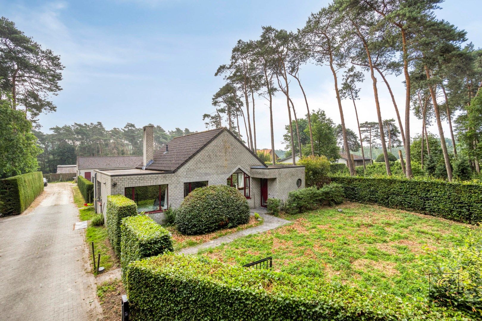 Hoofdfoto van de publicatie: Laagbouw woning van 129 m² met drie slaapkamers op een schitterende ligging in Oelegem!