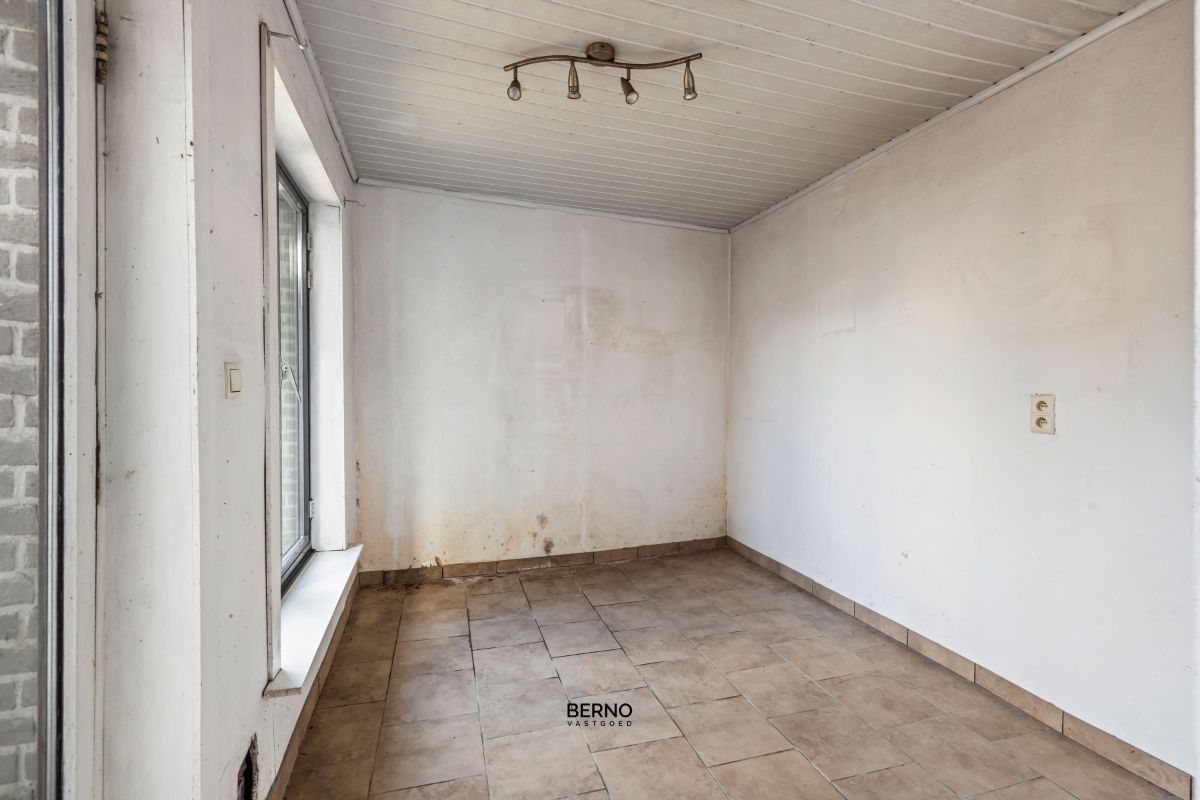 Charmante woning (HOB) met potentieel in het hart van Denderbelle foto 9