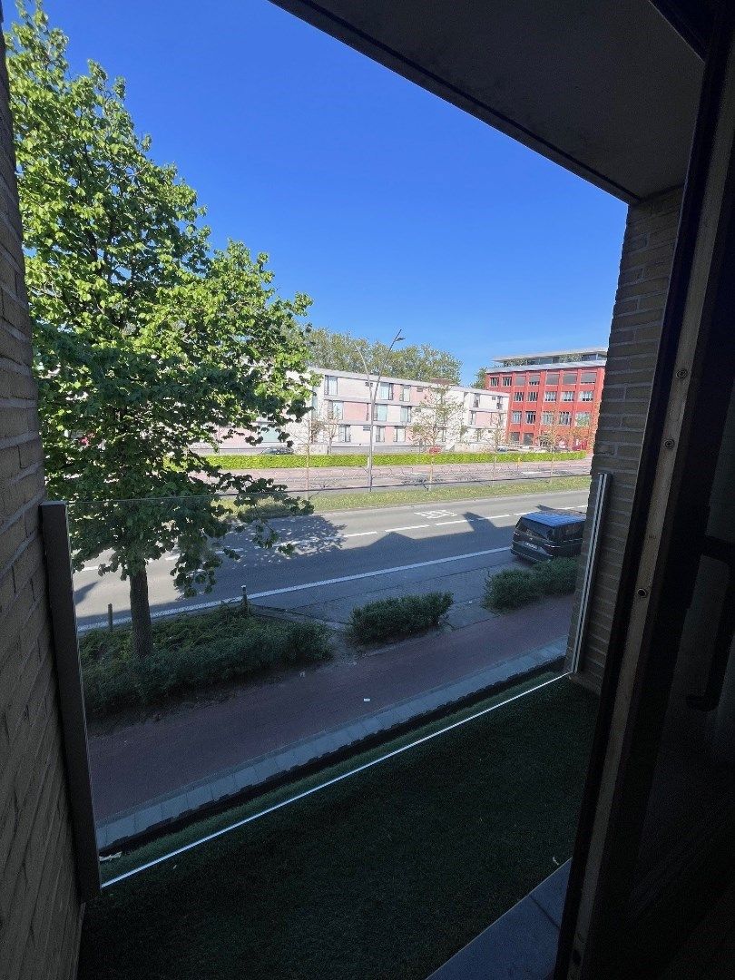 Bijzonder goedgelegen, ruim 3-slaapkamer-appartement met riant zonneterras foto 23
