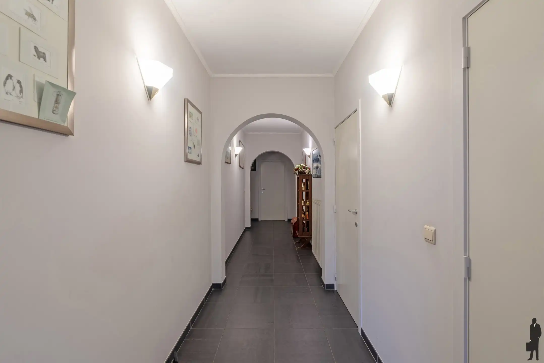 Ontdek dit uitzonderlijk ruime en goed gelegen appartement in het hart van Hoogstraten. Met een royale woonruimte van maar liefst 80 m² foto 21