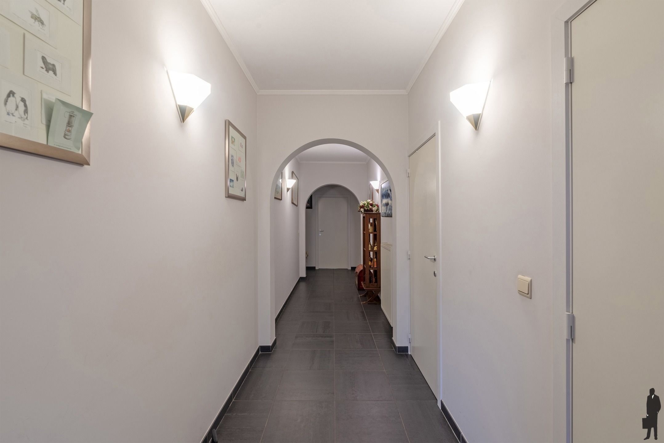 Ontdek dit uitzonderlijk ruime en goed gelegen appartement in het hart van Hoogstraten. Met een royale woonruimte van maar liefst 80 m² foto 21