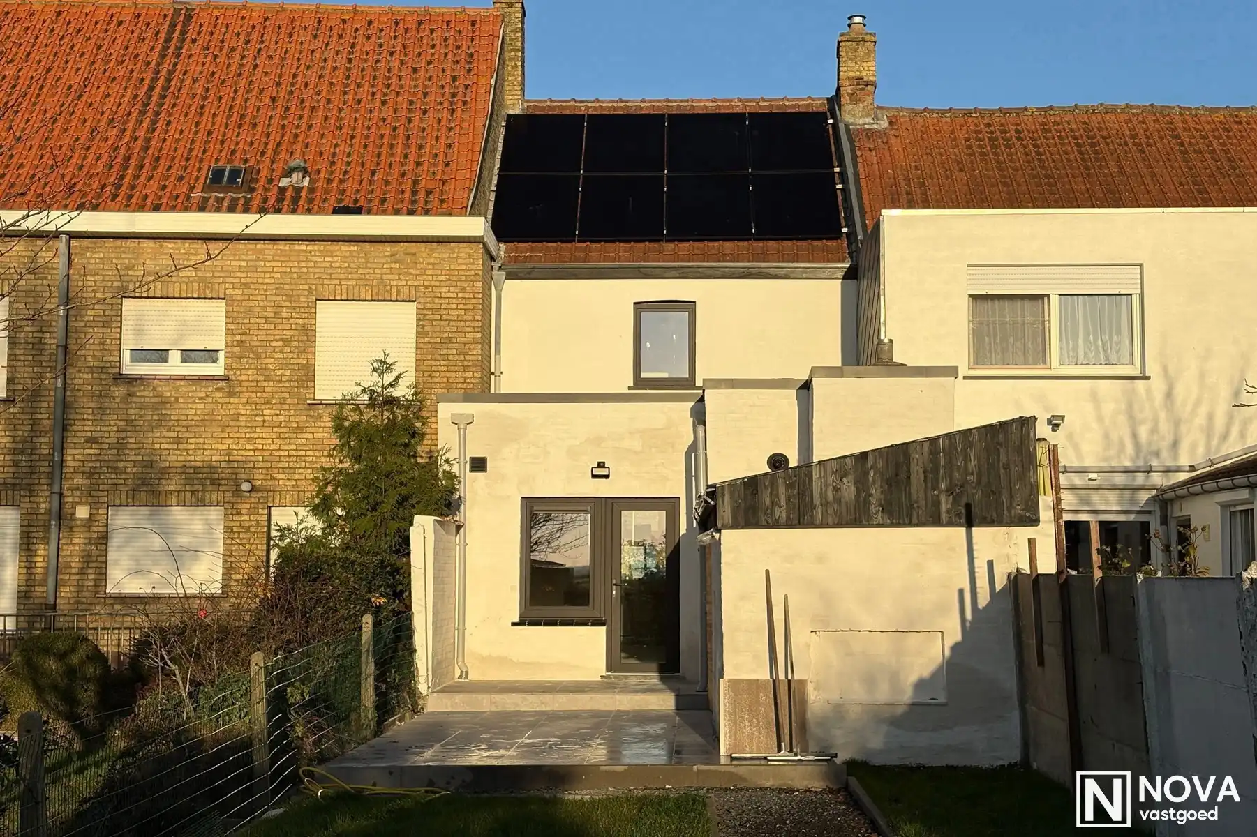 Volledig vernieuwde woning met 3 slaapkamers en tuin. foto 13