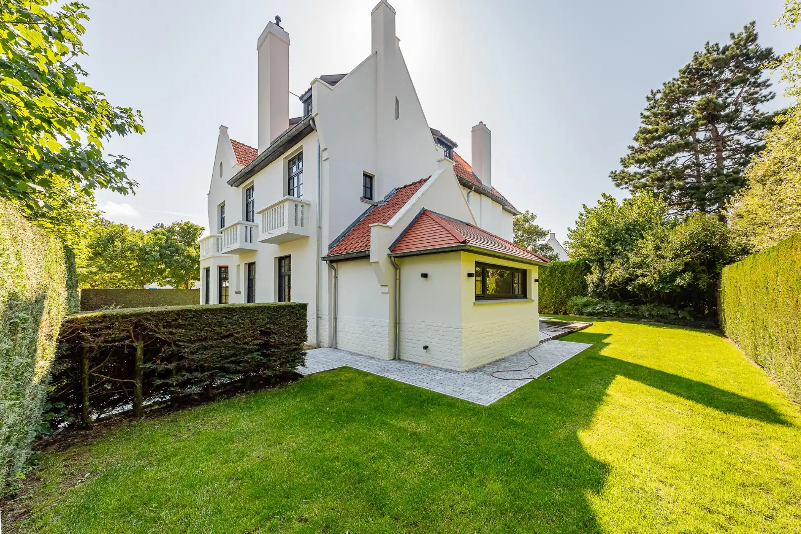 Prachtige, ruime villa in typische Zoute-stijl met centrale ligging in alle rust foto 13