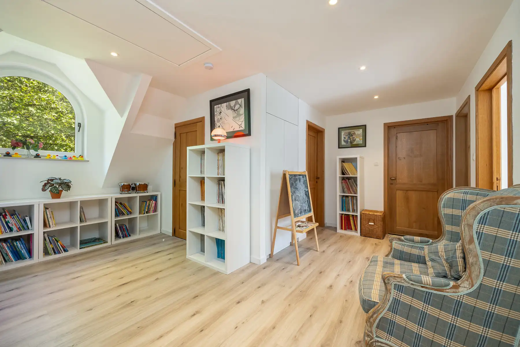 Gerenoveerde villa met 6 slpk, praktijk, zwembad op 1.867m² foto 20