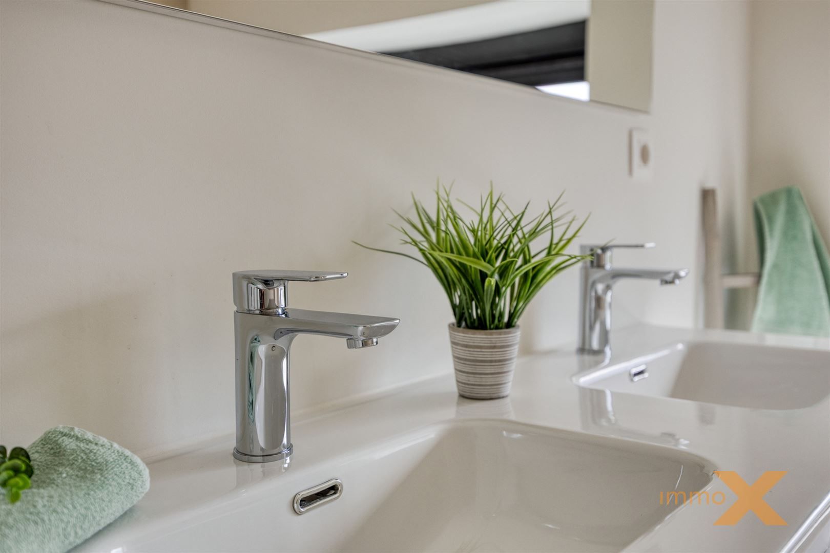 GERENOVEERDE KNUSSE WONING MET LEUKE TUIN foto 16