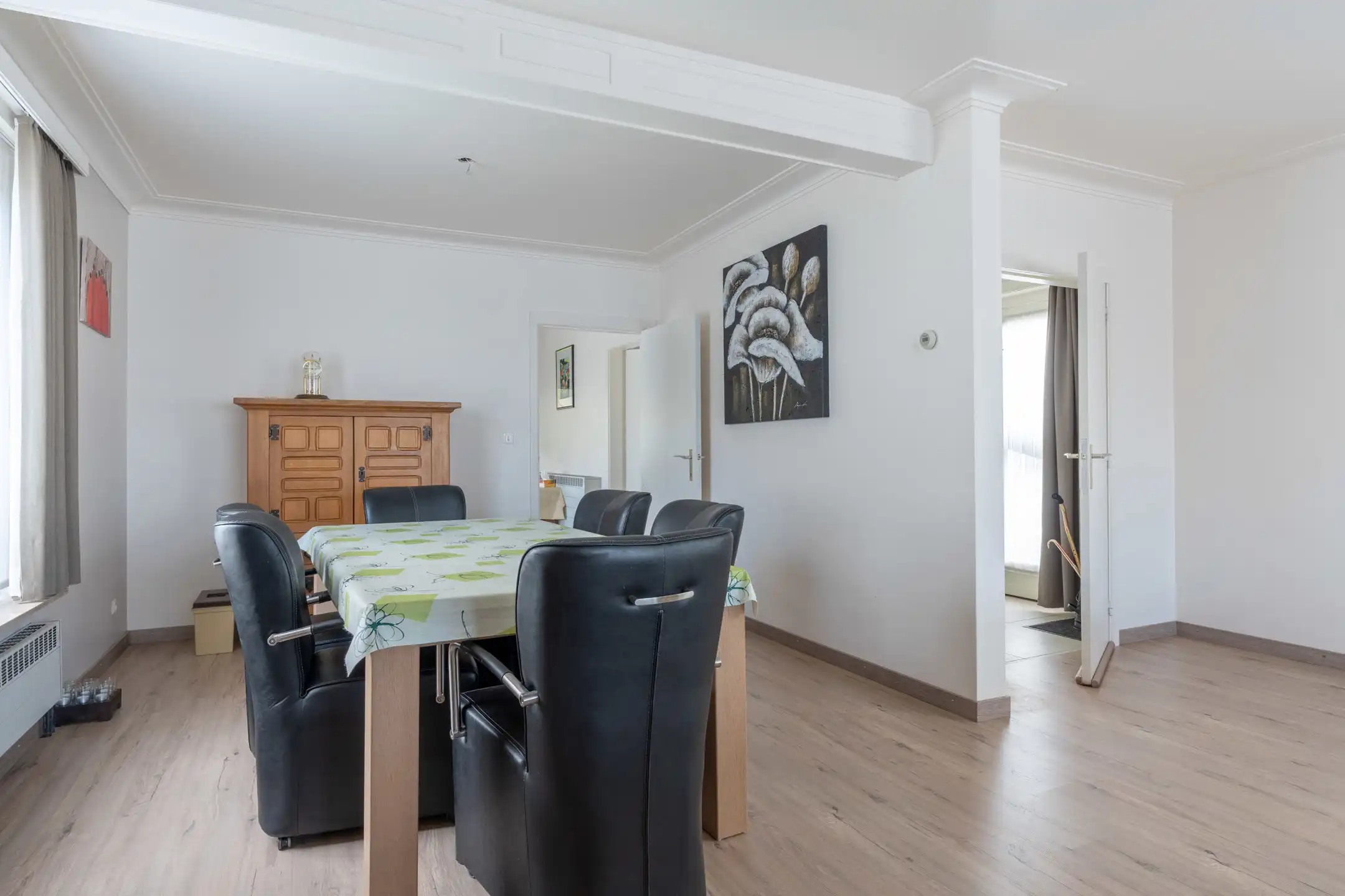 Zeer gunstig gelegen woning met 3 slpks op 647 m² foto 9