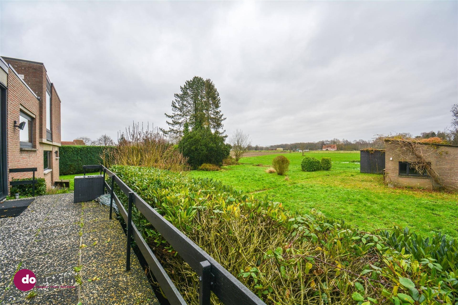 Rustig gelegen woning met grote tuin en weids uitzicht foto 19