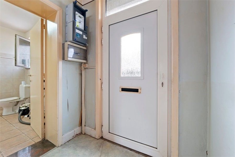 TE RENOVEREN GEZINSWONING MET LOODS IN HET LANDELIJKE GINGELOM foto 10