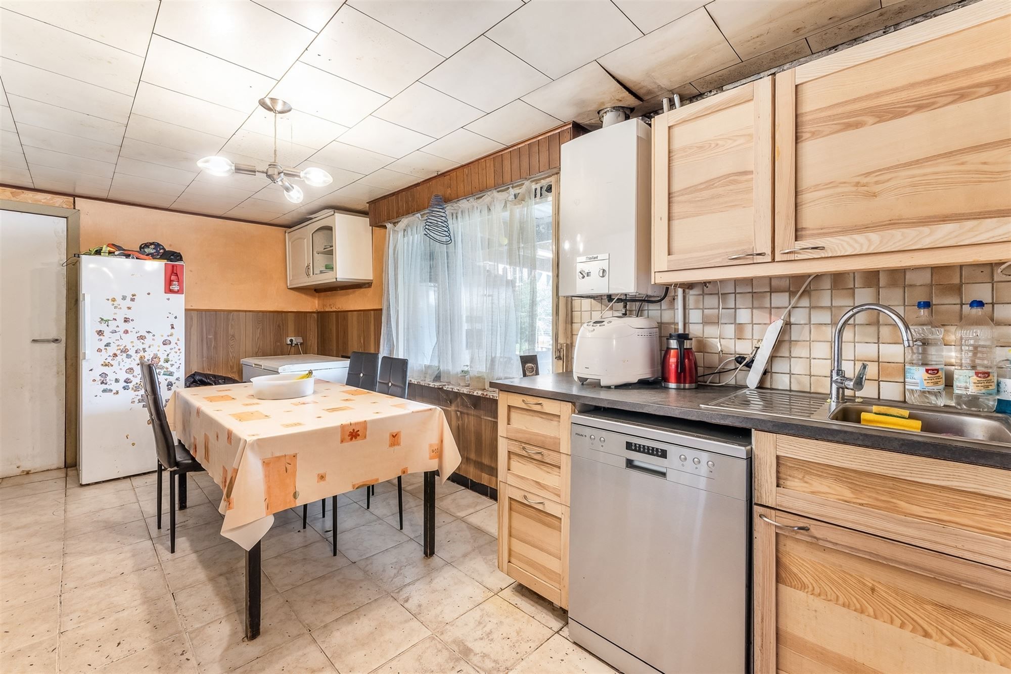TE RENOVEREN WONING OP 12A86CA MET  RUSTIGE DOCH CENTRALE LIGGING IN STAL foto 6