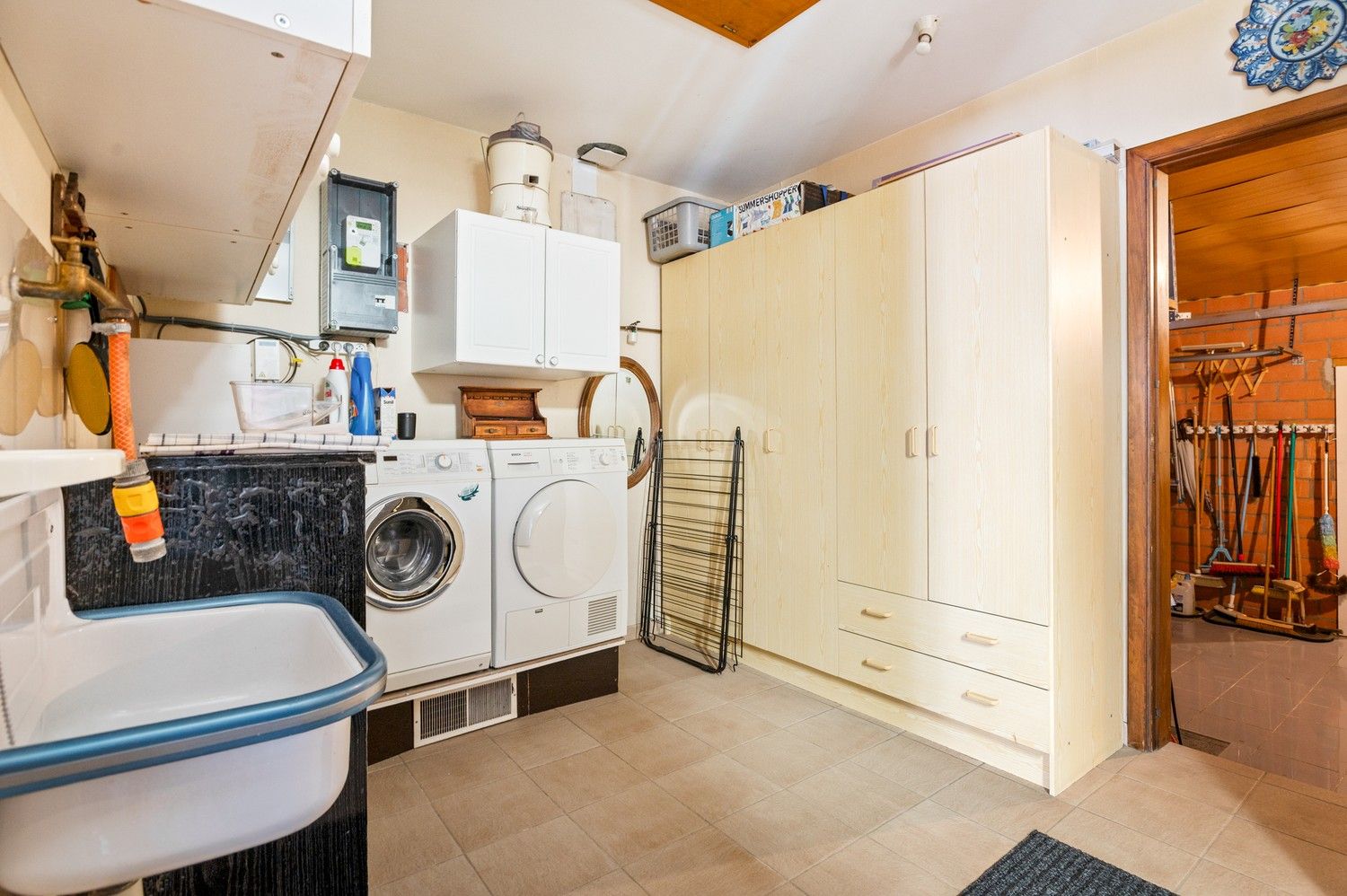 Verassend ruime woning met 3 slaapkamers en een groene tuin nabij centrum ranst. foto 28