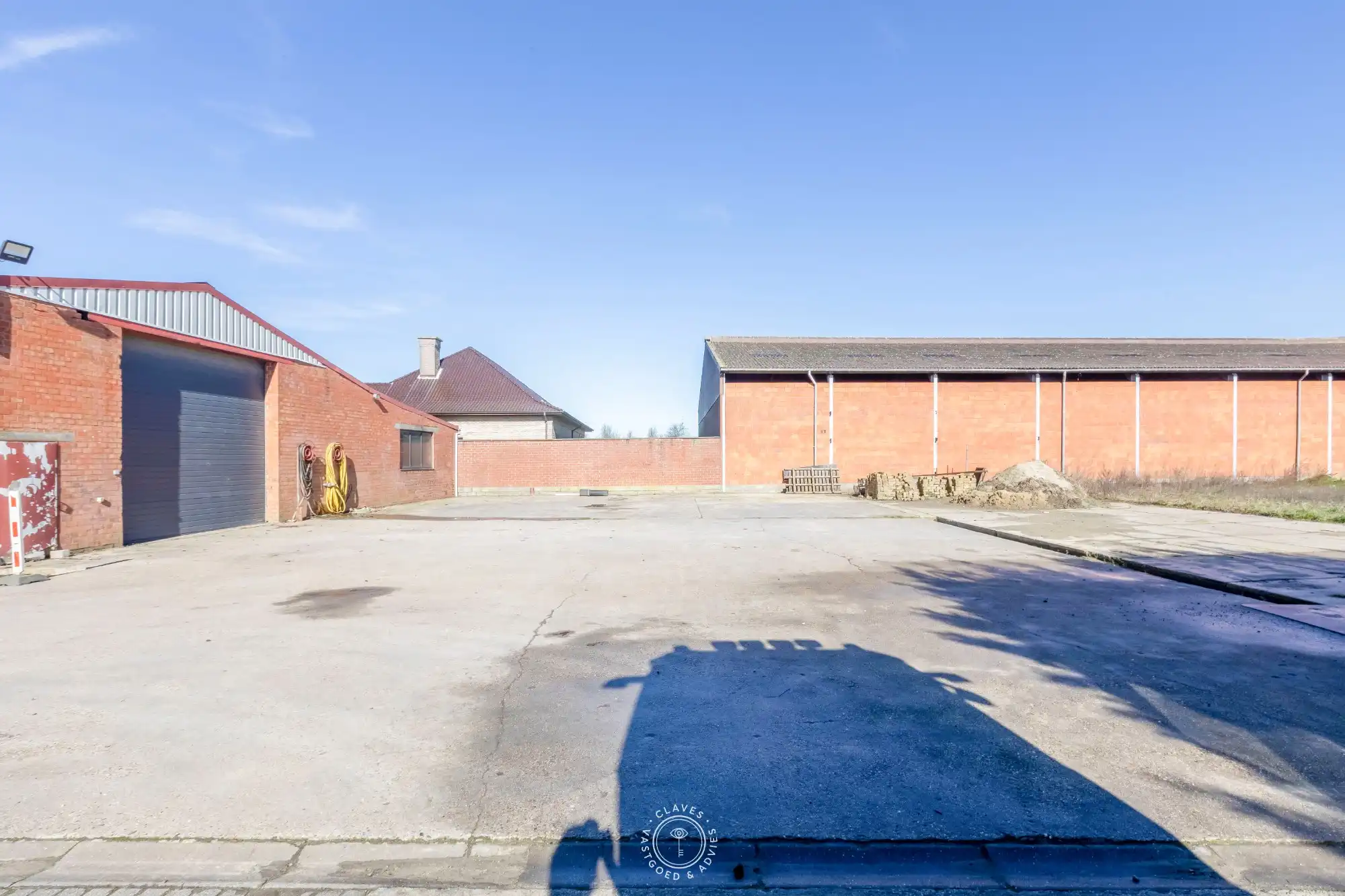 Open bebouwing met loods op uitzonderlijk perceel van +10.000 m² met adembenemend uitzicht foto 3