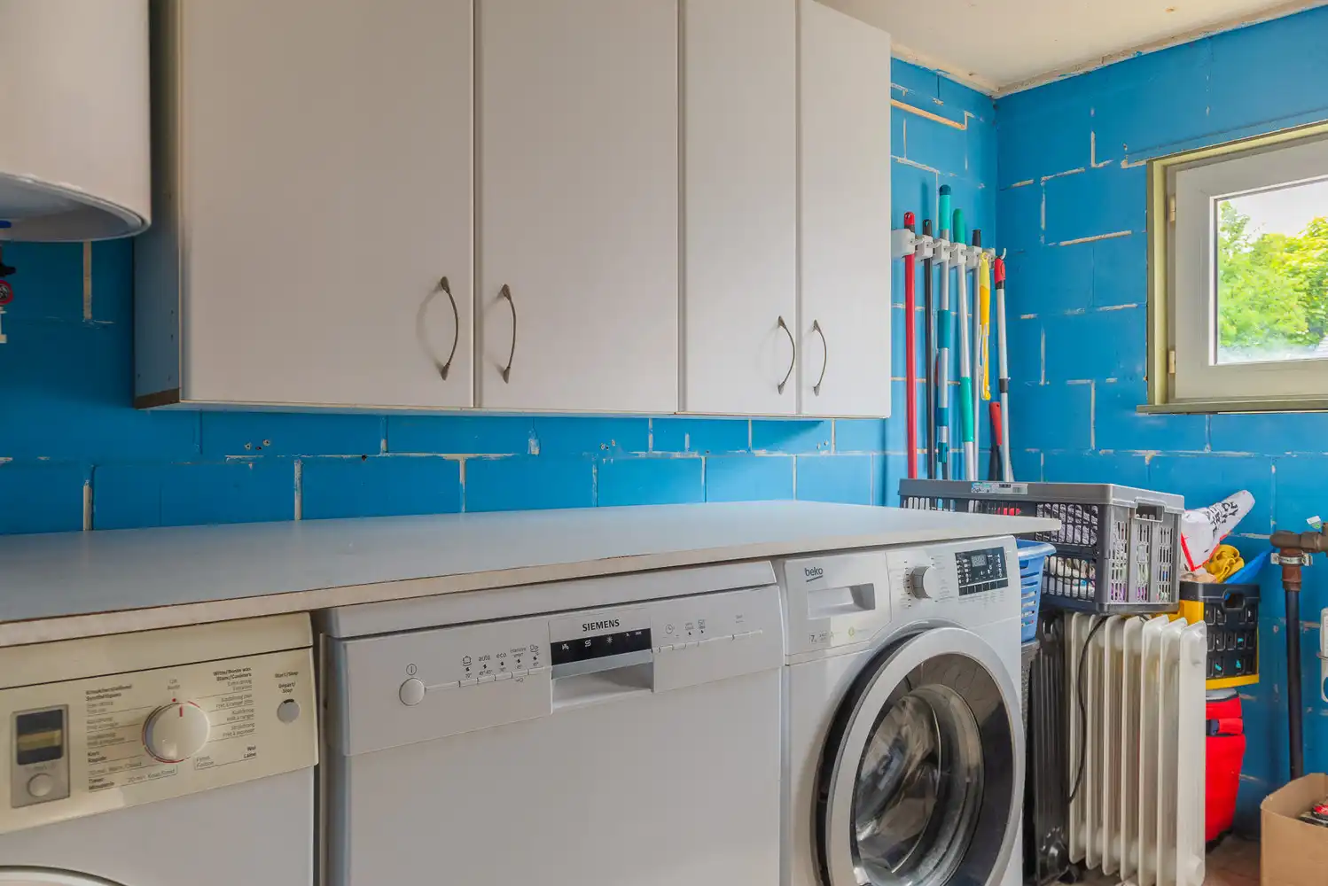 Halfopen woning op een perceel van 532 m² met ruime garage/werkplaats foto 11