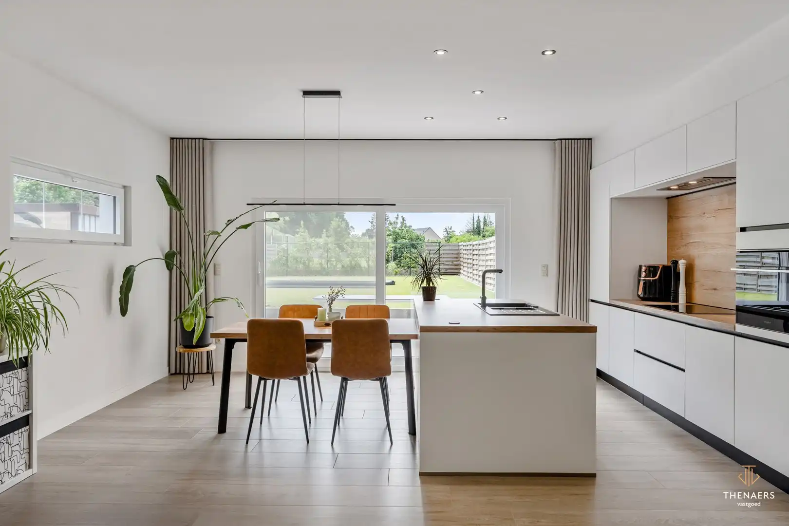 Instapklare woning met 4 slaapkamers op een rustige ligging nabij het kasteel van Duras. foto 5