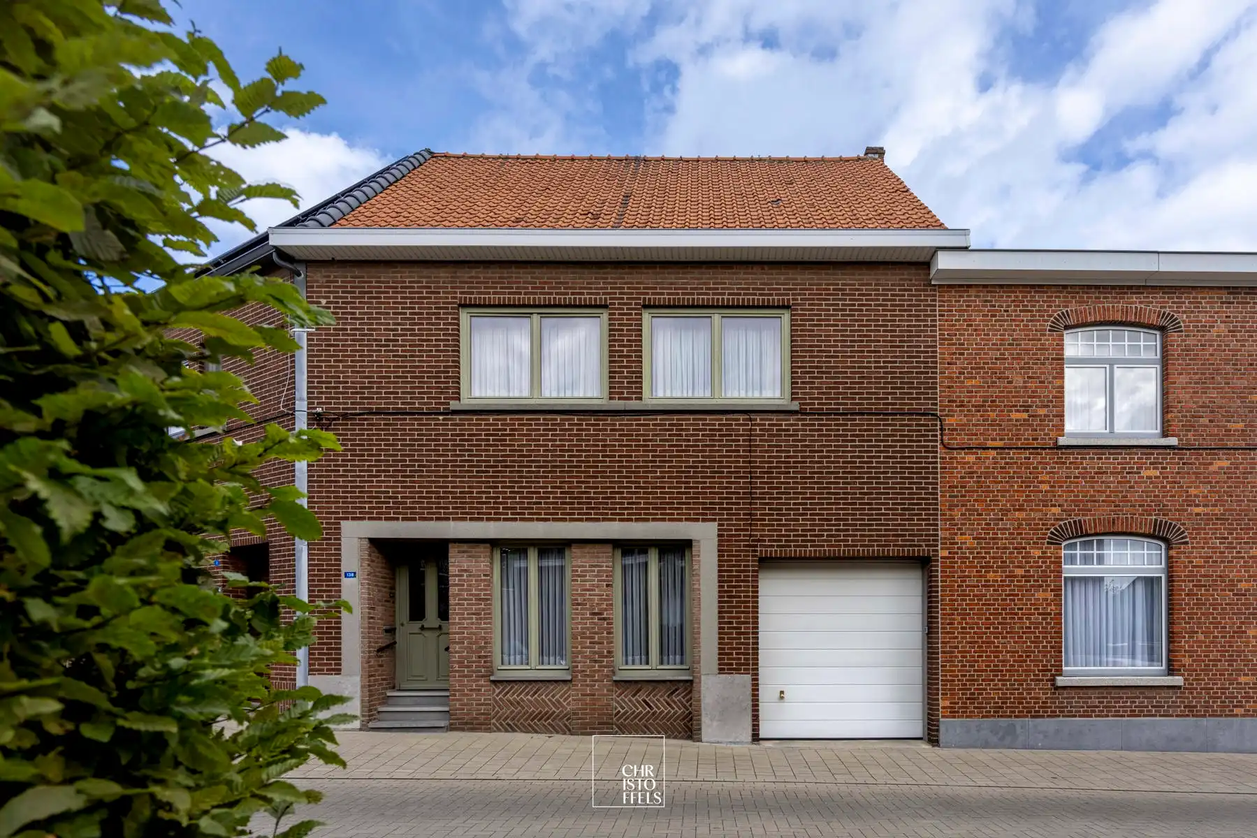 Woning met tuin en garage nabij Lanaken-centrum! foto {{pictureIndex}}