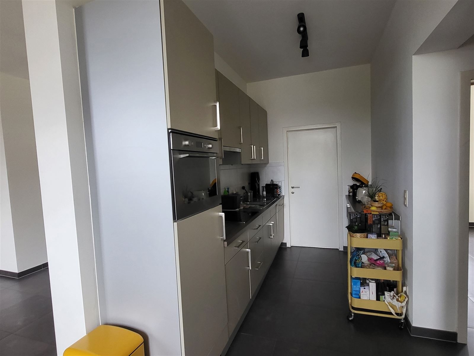 2 Slaapkamer appartement centrum Munsterbilzen. foto 6