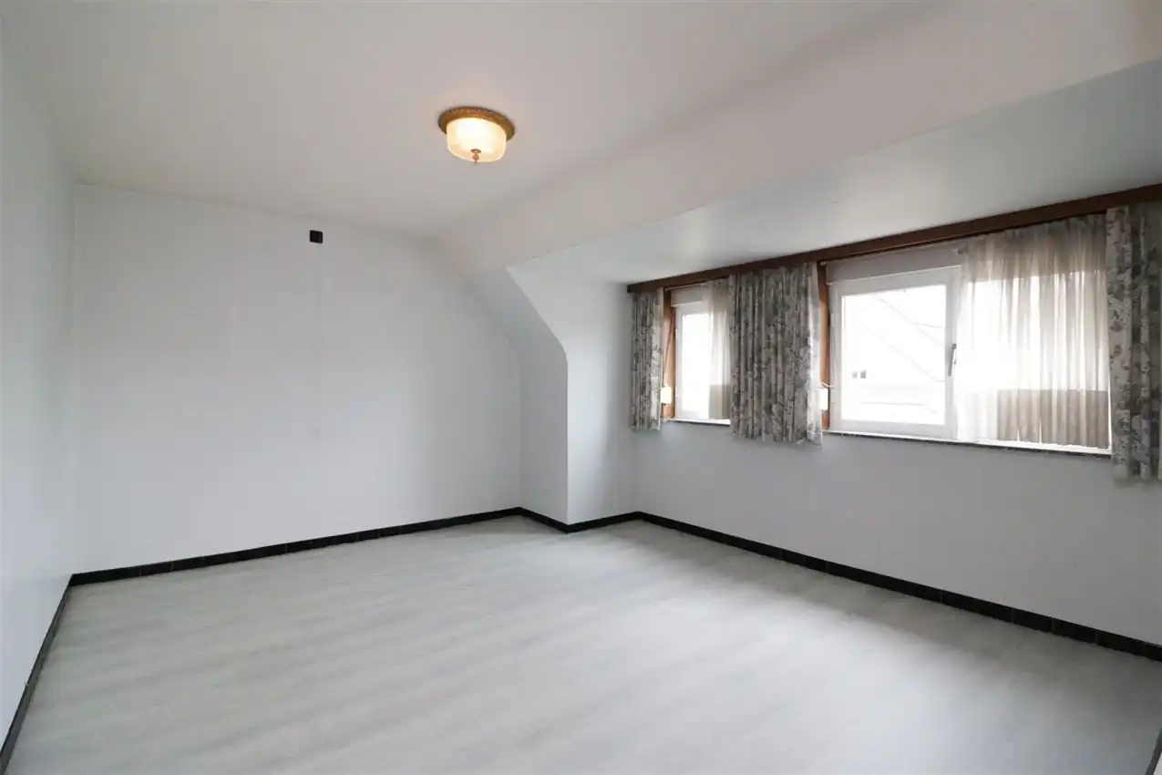 Gezinswoning met ruimte om mee te groeien op breed perceel van 12 are foto 19