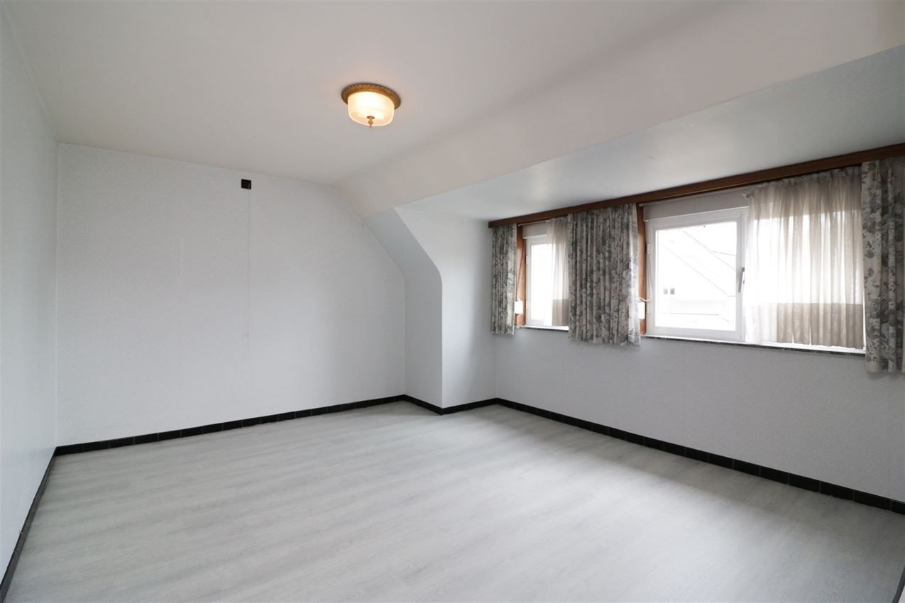 Gezinswoning met ruimte om mee te groeien op breed perceel van 12 are foto 19