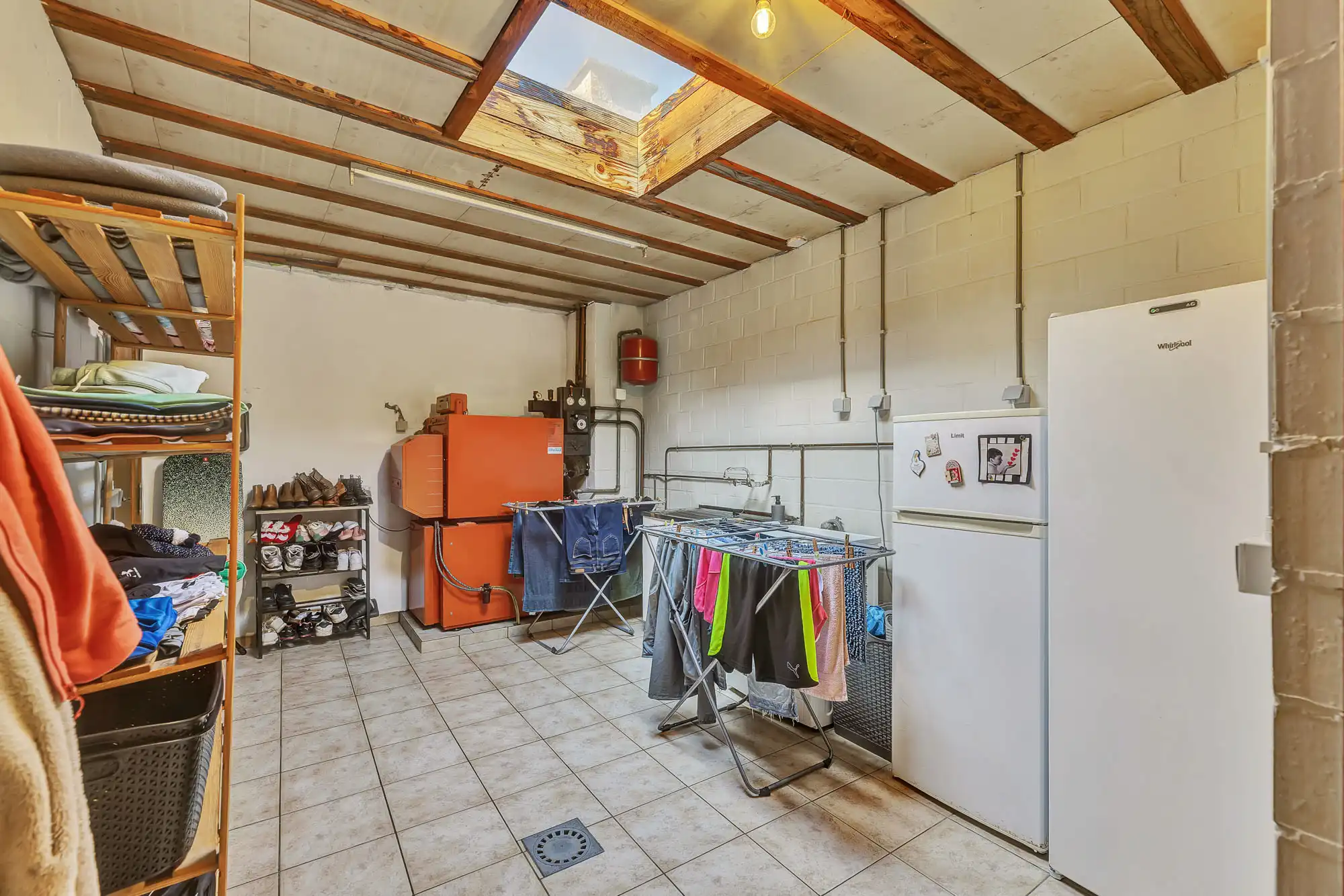 Goed onderhouden woning met garage foto 16