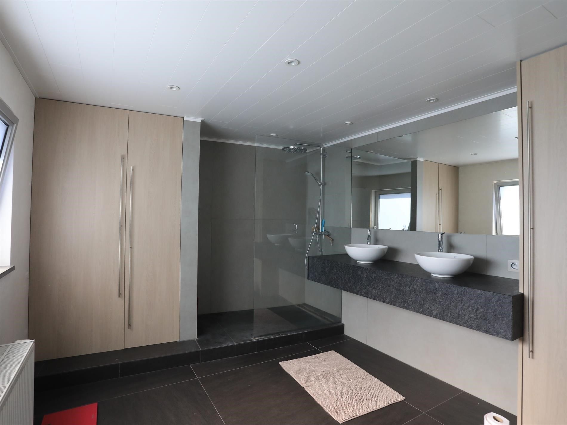 Zeer verzorgde woning met 2 slaapkamers - vlakbij het centrum van Izegem foto 7