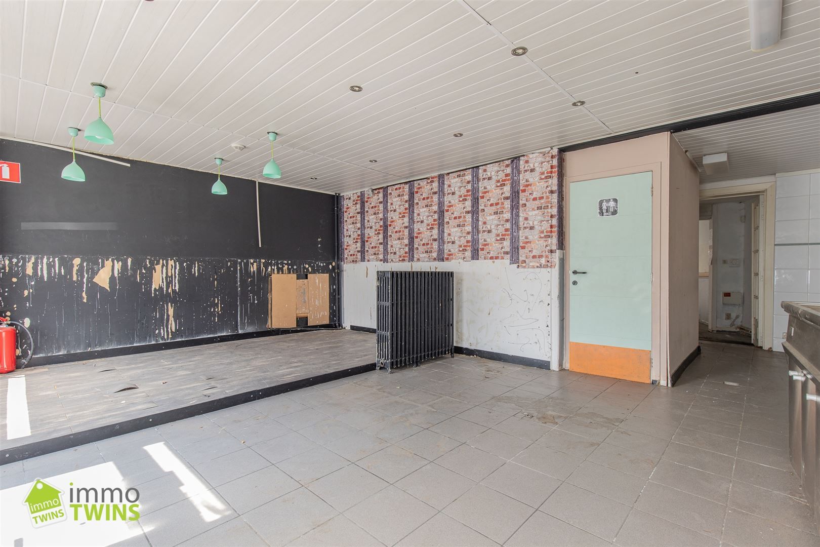 Handelswoonst op commerciële topligging te Moerzeke/Kastel  foto 5