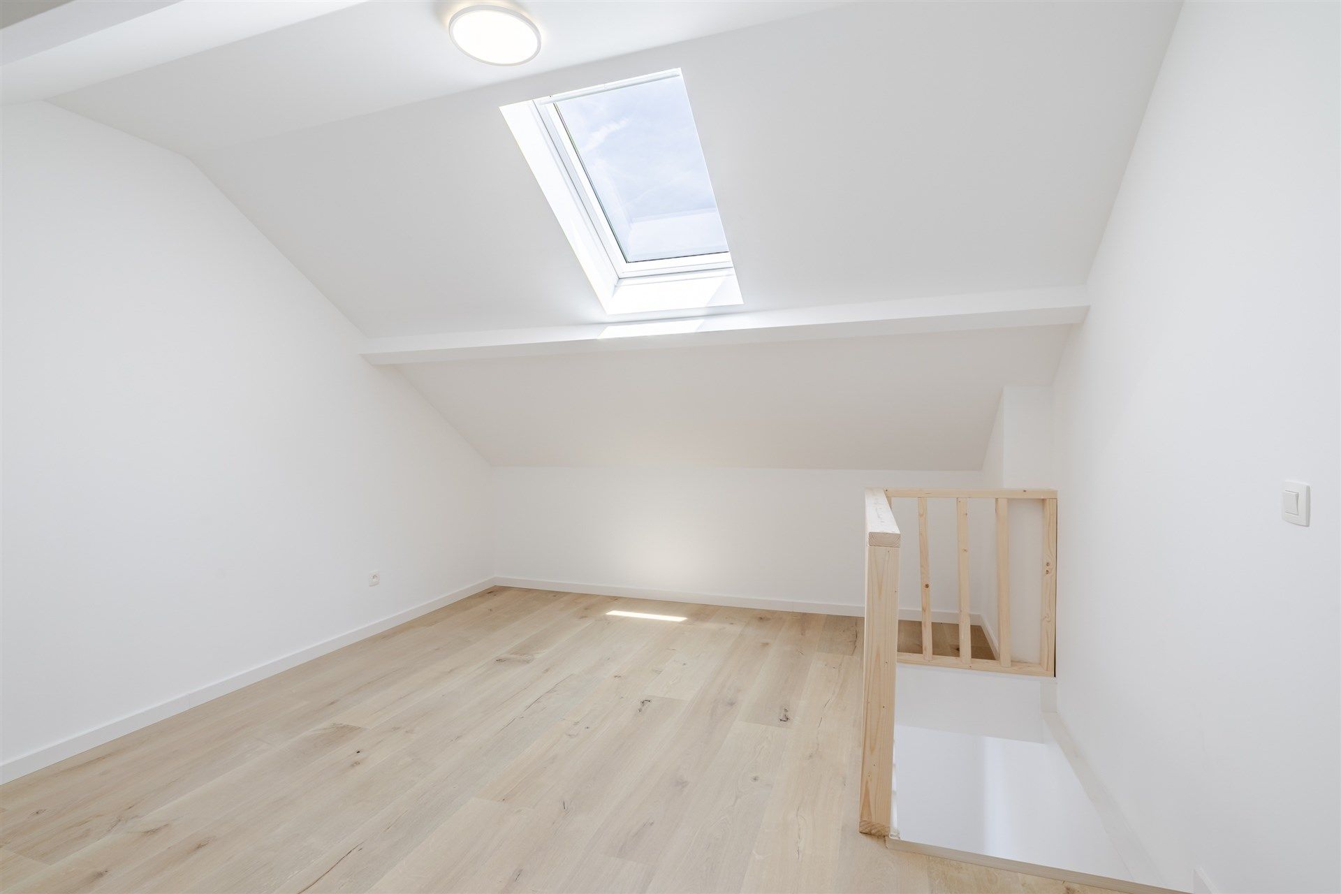 Top gerenoveerde woning met 3 slks en tuin foto 16