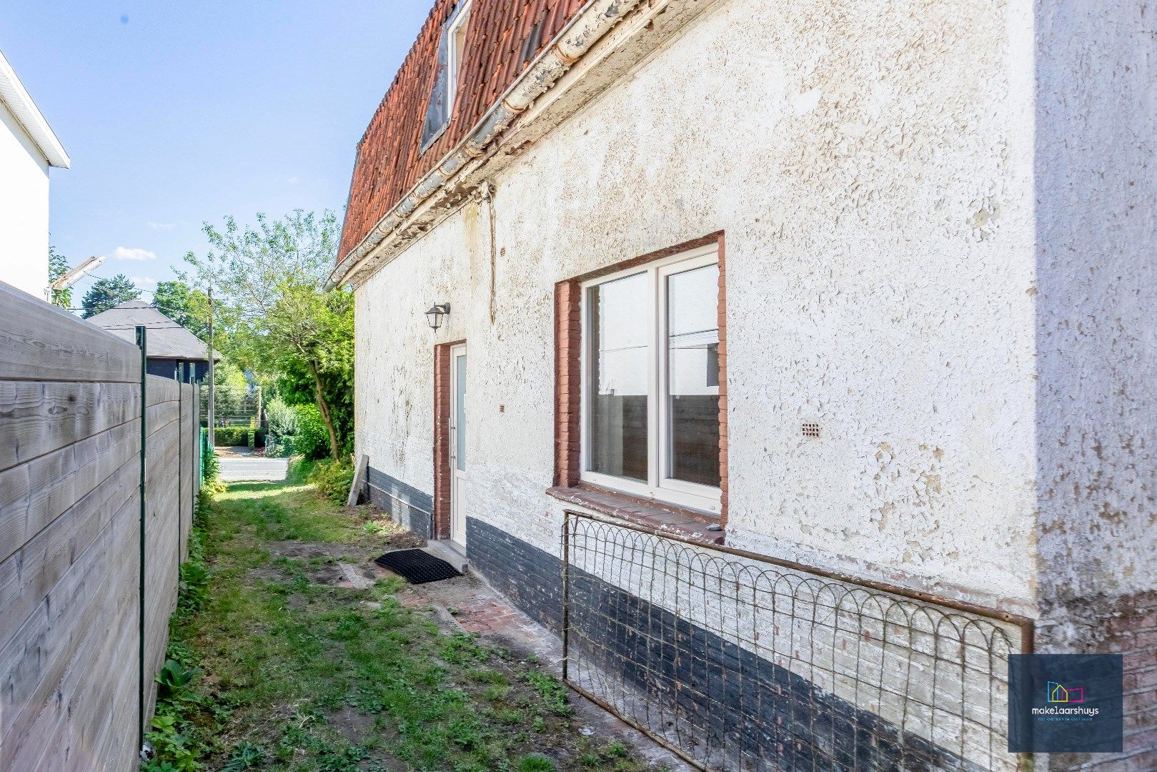 Residentieel gelegen  te renoveren halfopen bebouwing met tuin  foto 26