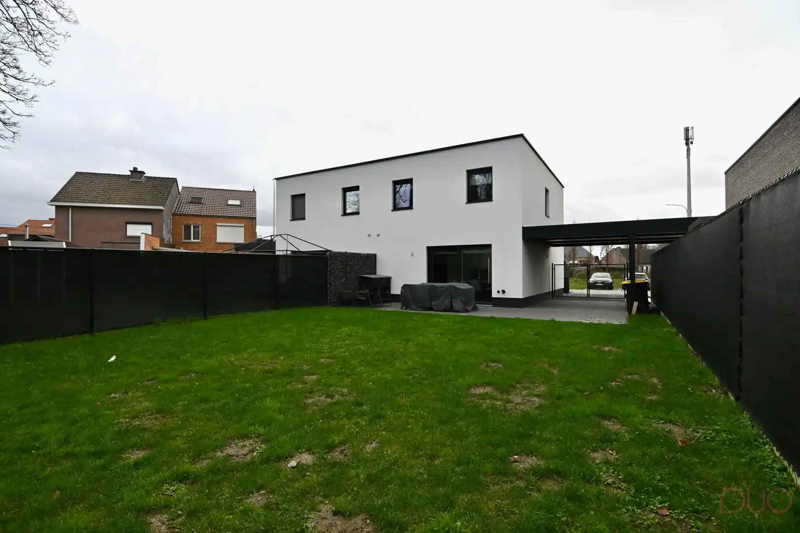 Moderne halfopen gezinswoning. foto 23