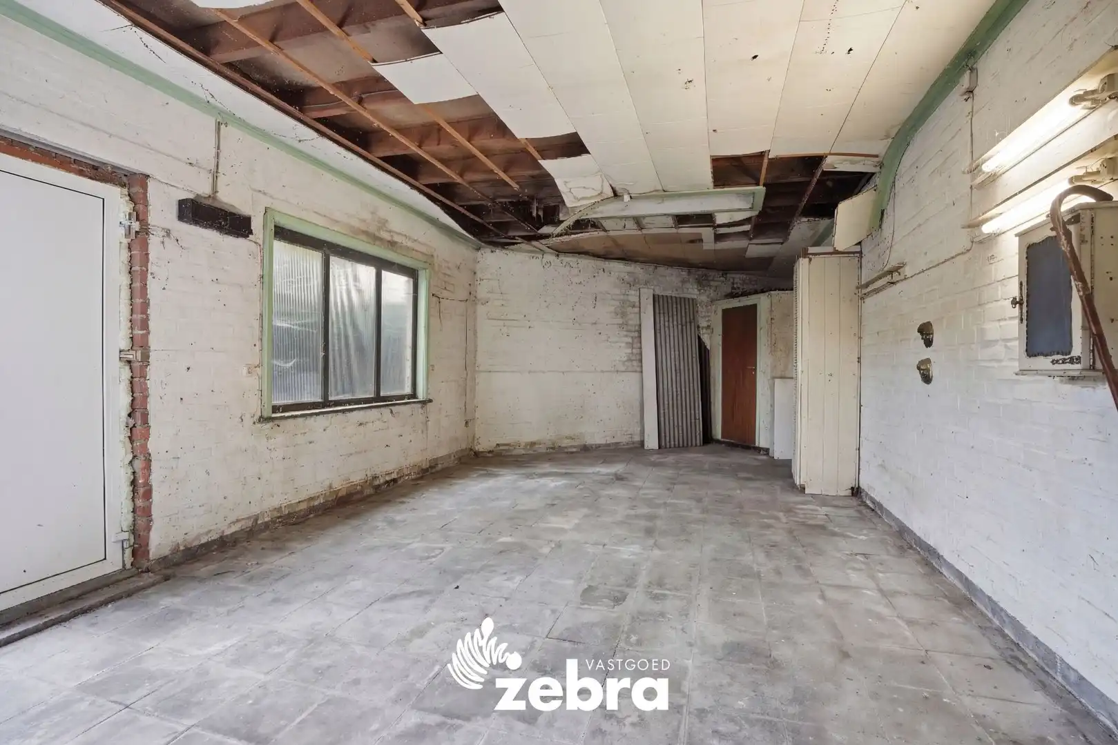 Te renoveren woning met veel potentieel op rustige ligging! foto 18