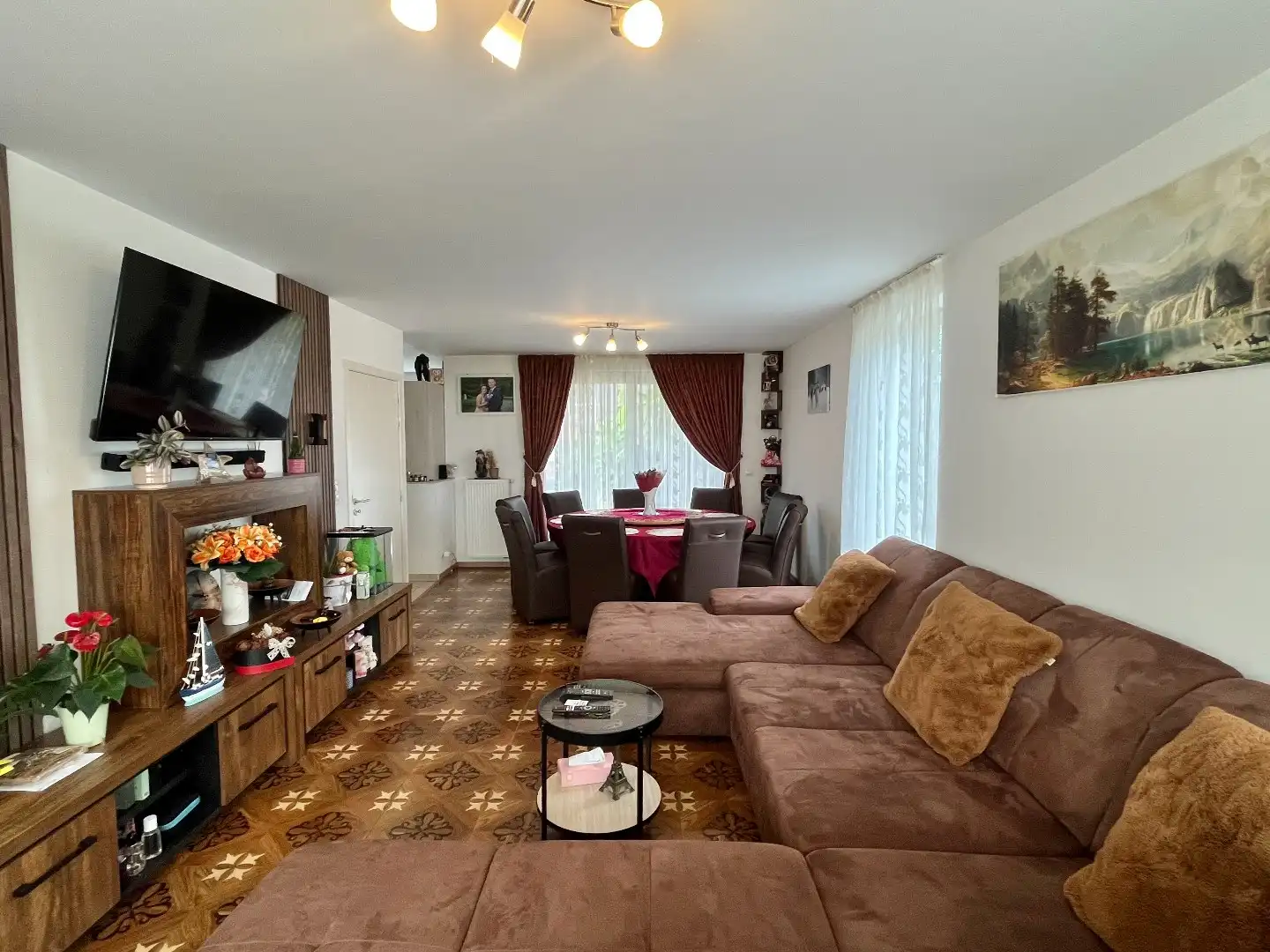 Recente woning te koop in Oostrozebeke met EPC A, 3 slaapkamers, veel parkeergelegenheid op een TOP ligging foto 4