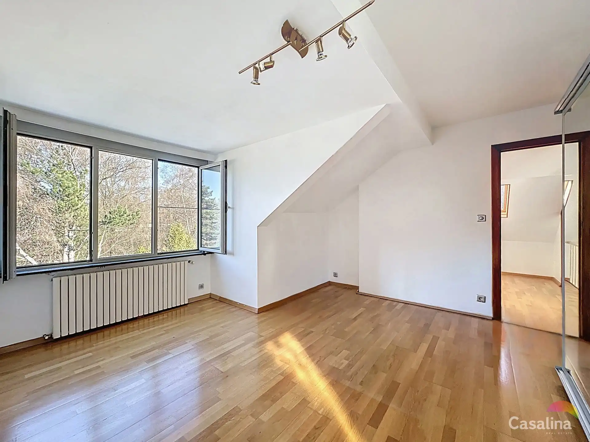 Ruime woning met tuin. Ideaal voor vrij beroep met praktijk. foto 12
