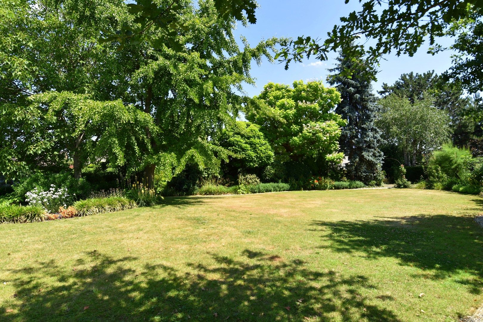 Villa met uitstraling te koop op 1922 m² grond nabij het centrum van Gullegem foto 18