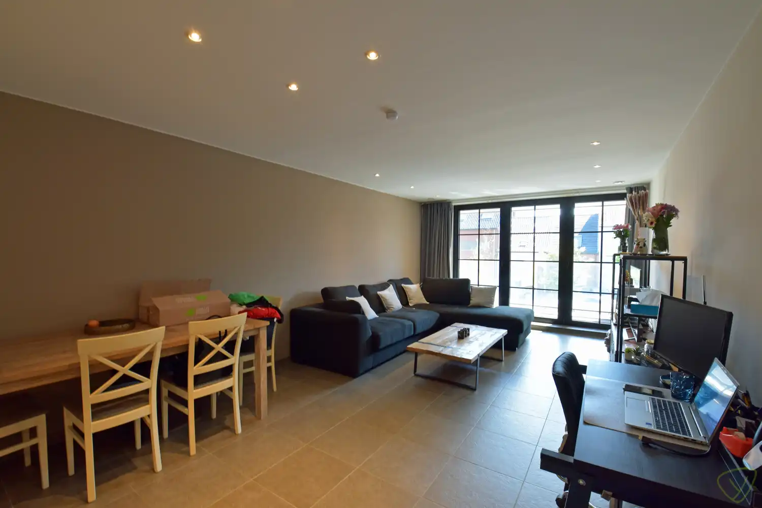 Modern en energiezuinig appartement op centrale ligging in Eeklo! foto 2