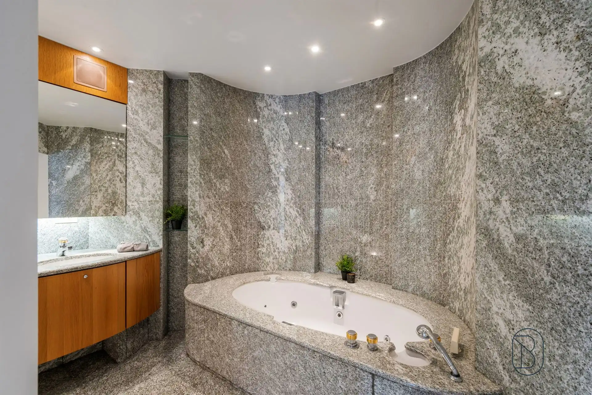 Subliem appartement van 275m2 op de Markt van Deinze foto 17