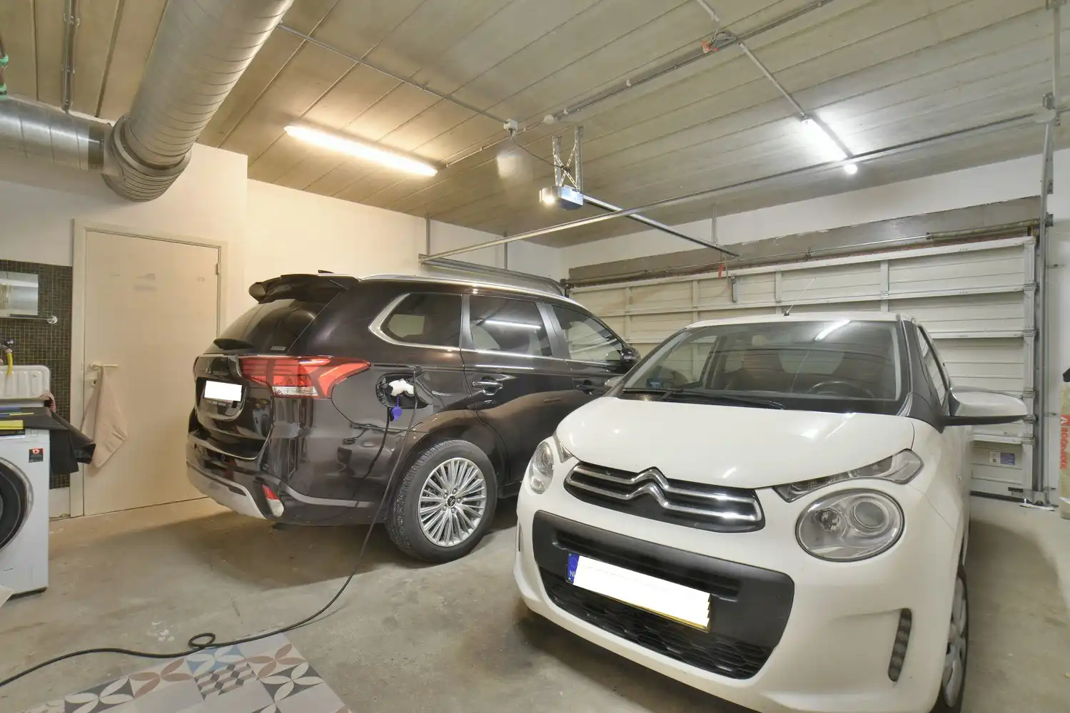 Modern, instapklaar appartement (194 m²) met 3 slaapkamers, 2 badkamers, een dubbele garage en riante kelder foto 23