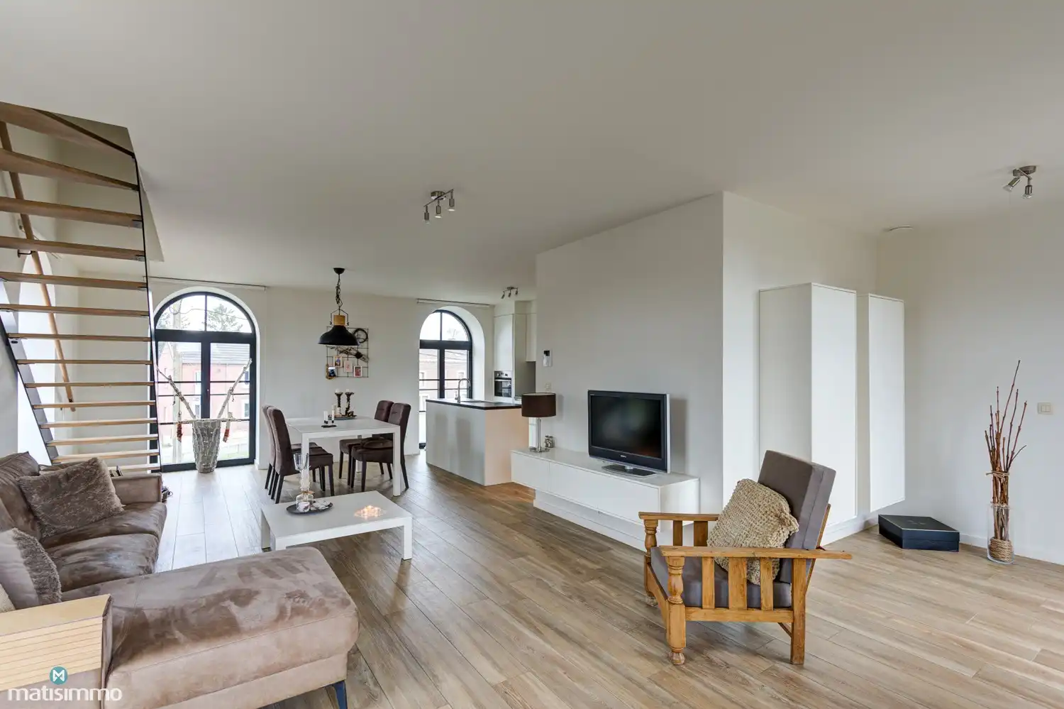 RIANT, INSTAPKLAAR DUPLEXAPPARTEMENT MET 2 SLAAPKAMERS EN 2 AUTOSTAANPLAATSEN IN MOELINGEN foto 5