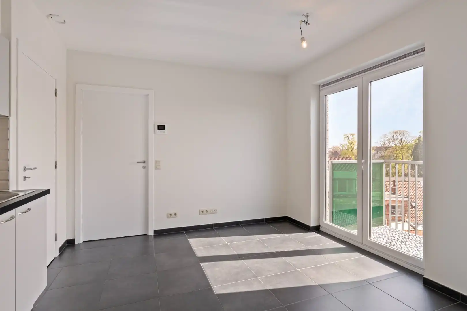 Rustig en zonnig gelegen appartement met 1 slpk en autostaanplaats in Herentals-centrum ! foto 6