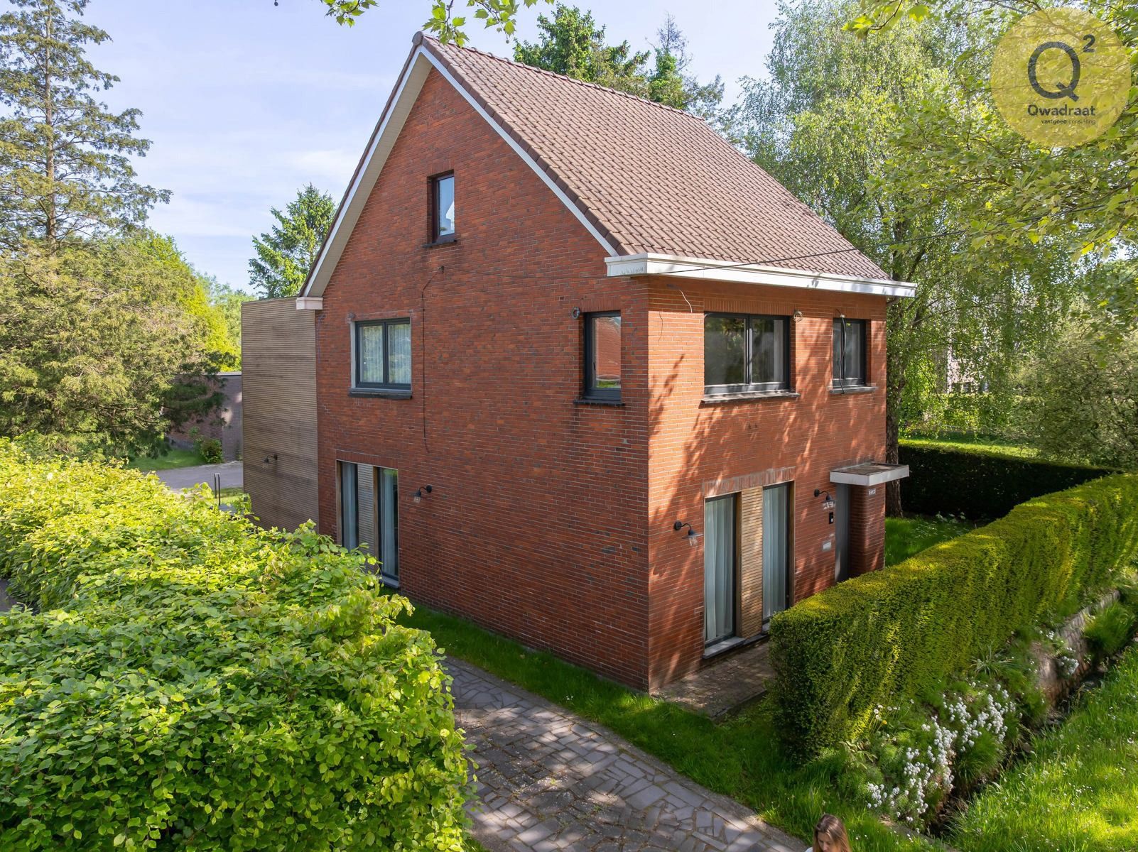 Ruime vernieuwde woning met 4 slpks en grote tuin foto 4