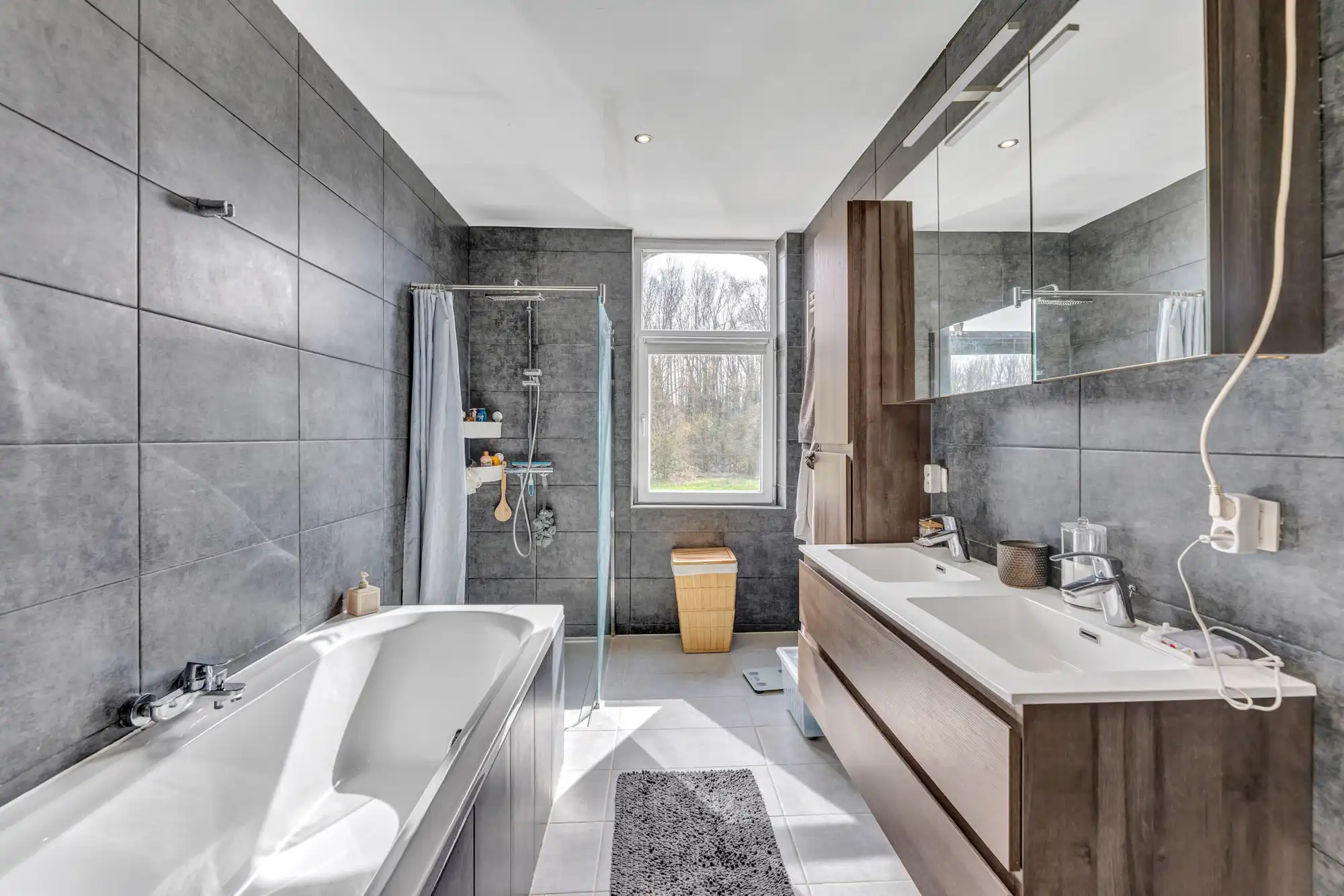 Gerenoveerde woning op 24a 12ca foto 15