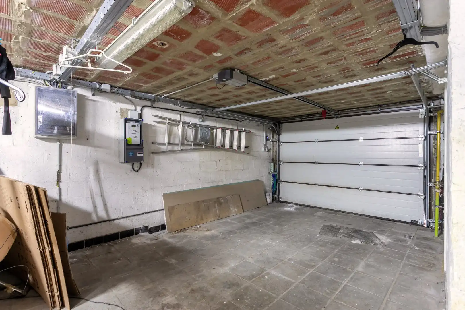 Solide woning met 3 slpks, tuin en garage te Buizingen foto 23