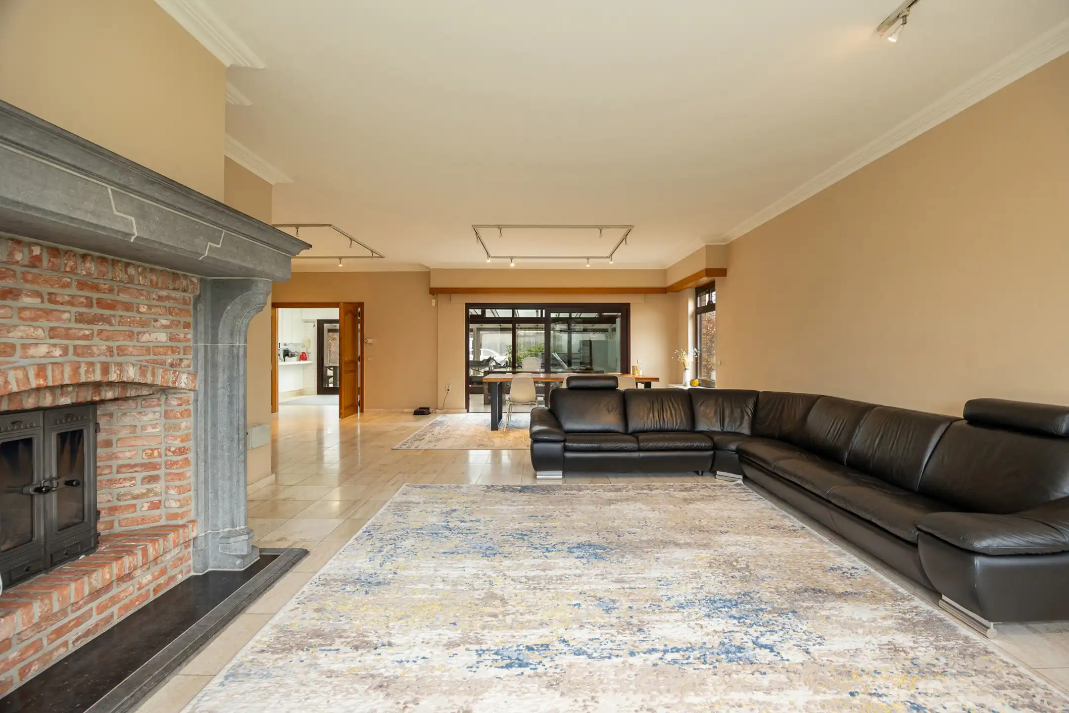 Ruime woning met 4-5 slpks en grote bureauruimte te Turnhout foto 6