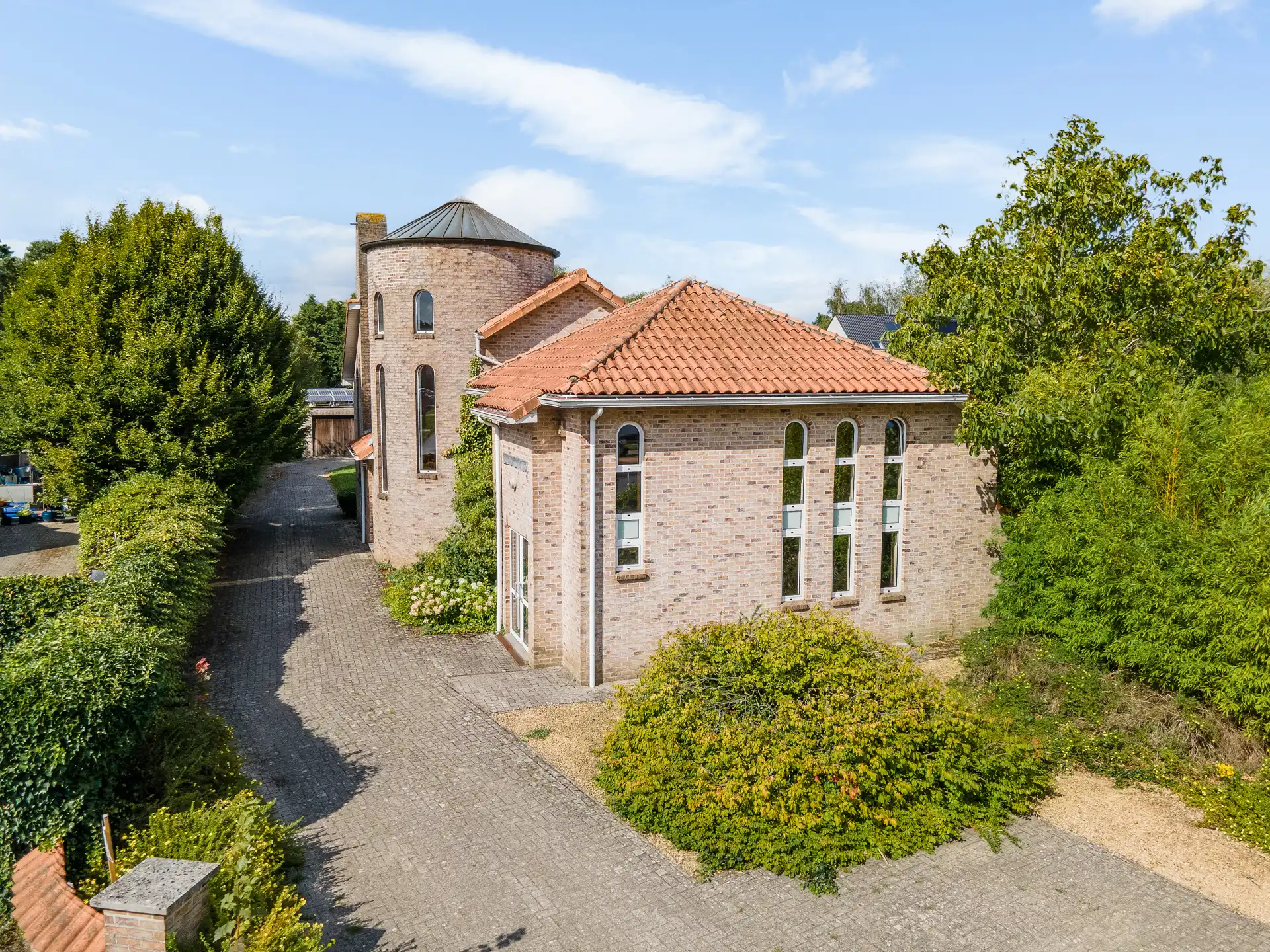 Gezinswoning met kantoor en prachtige tuin te Vosselaar.  foto 2