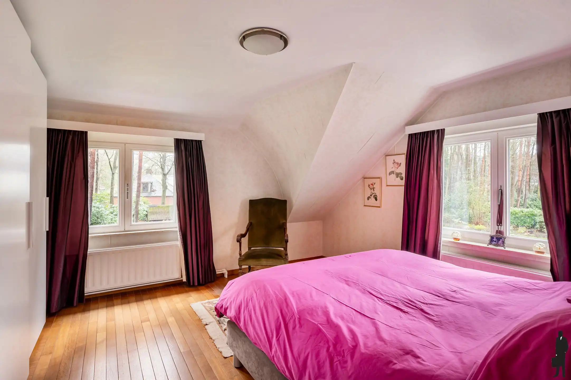 Statige villa gelegen op een prachtig perceel van ca. 1816m² in een rustige, groene residentiële omgeving.  foto 11