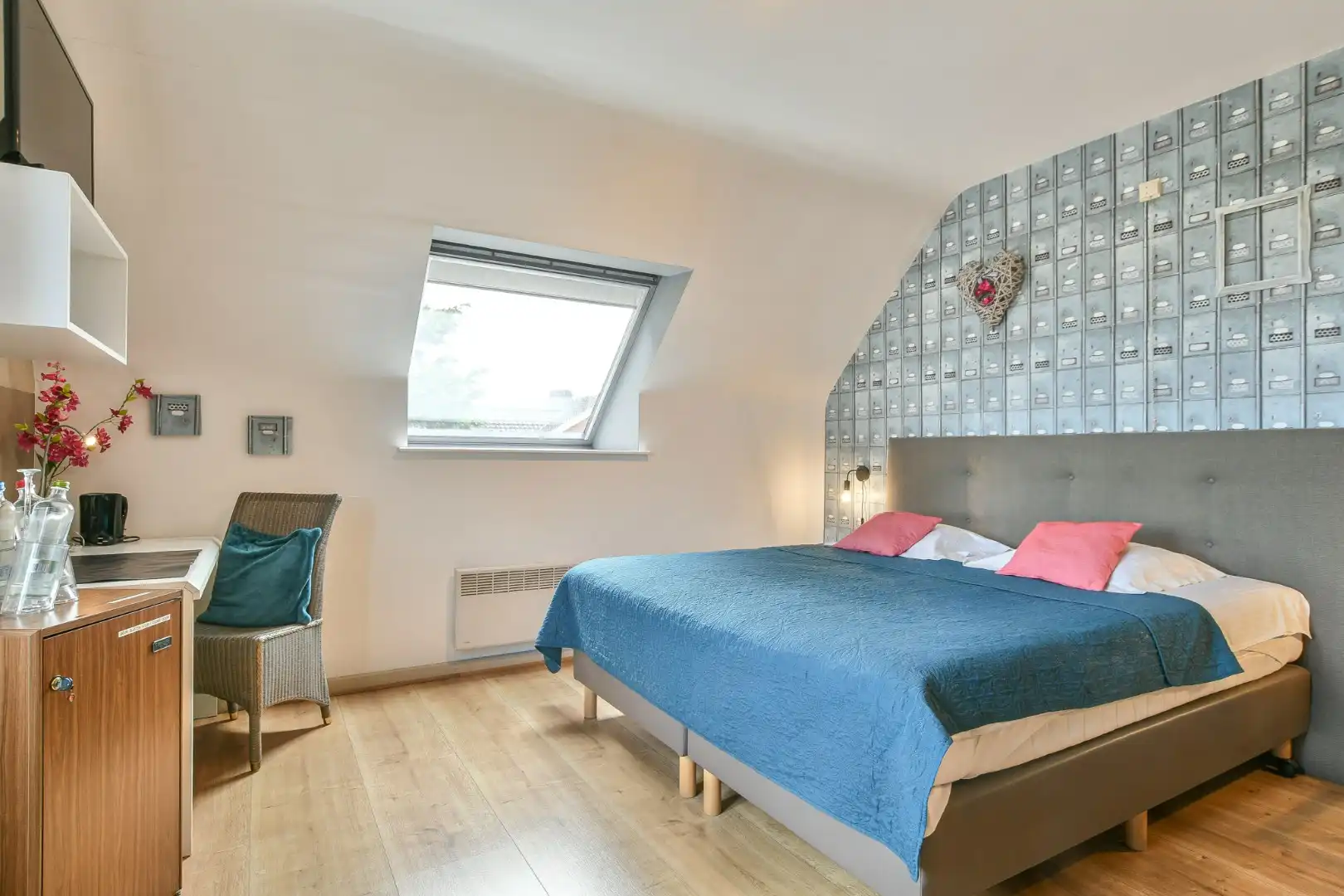 Unieke investeringskans: karaktervol hotel met 18 kamers & woonmogelijkheden te koop!  foto 16