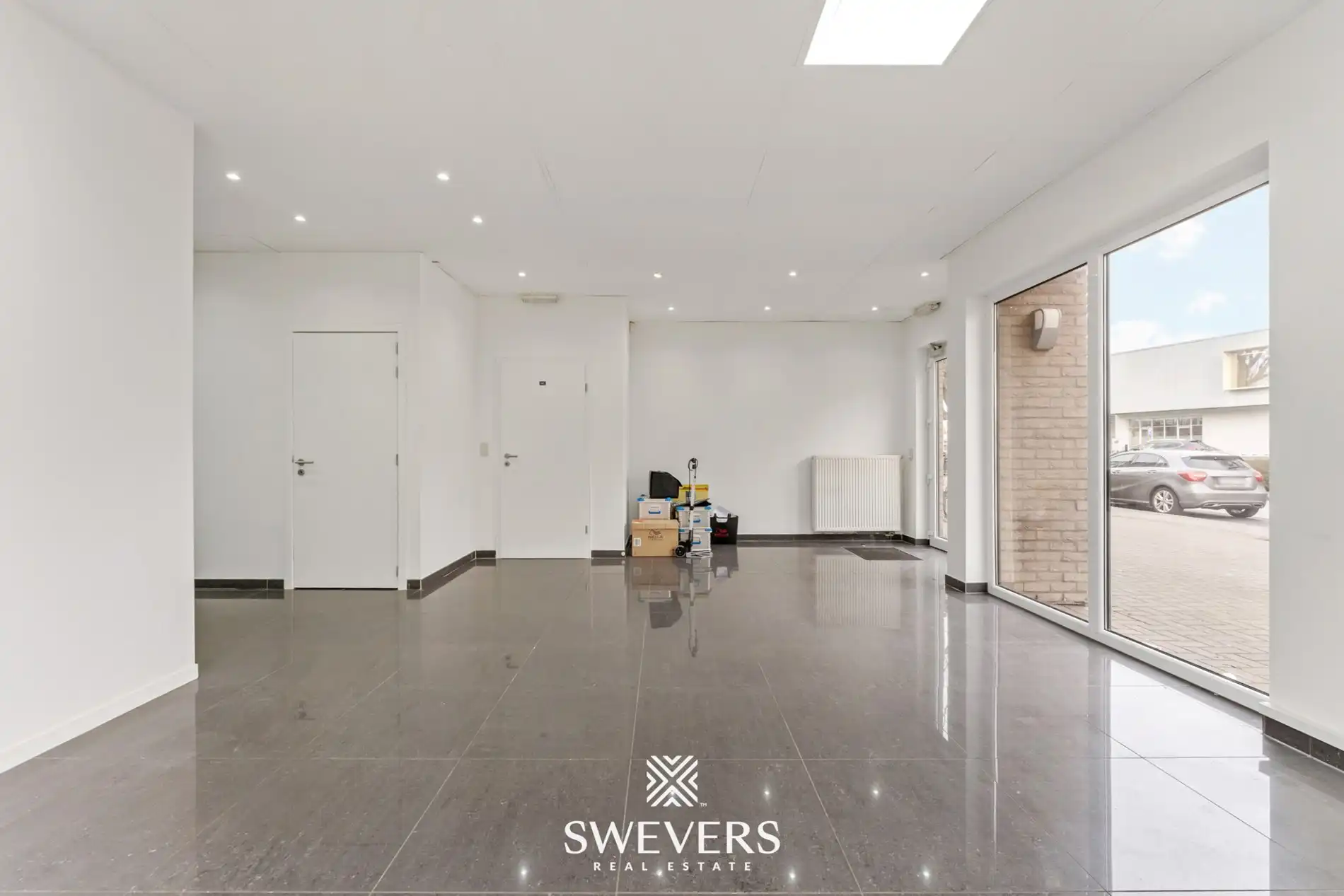 Instapklaar handelspand op toplocatie in Heusden-Zolder foto 5